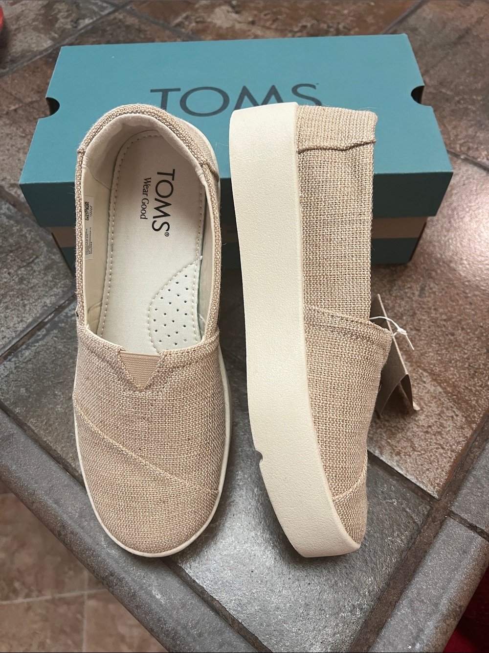 NWT TOMS Verona Slip On in Natural Undyed Heritage Canvas, 7.5